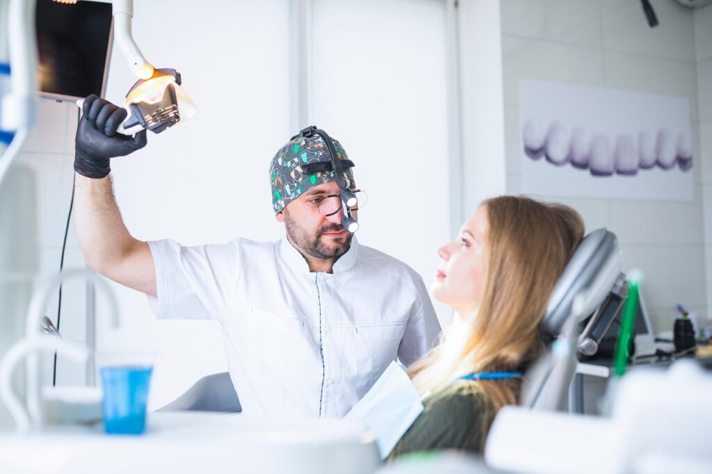 Comprendre et surmonter la peur du dentiste : solutions pour patients anxieux